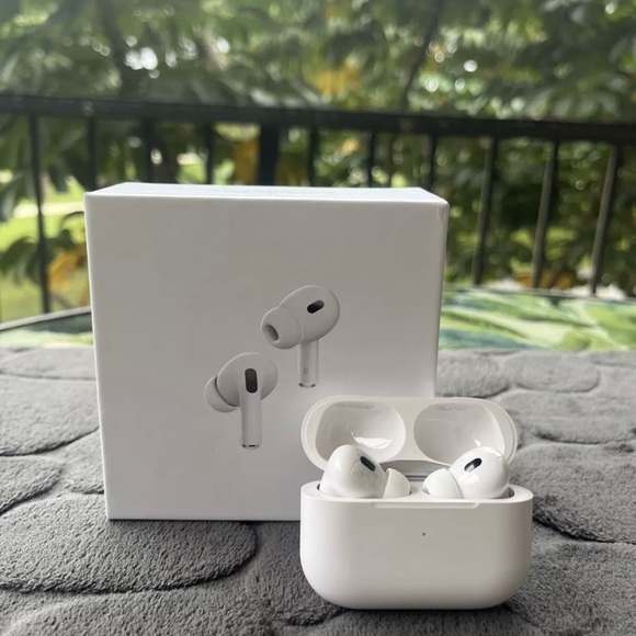 Apple White AirPods Pro 2nd Generation Headset with MagSafe Charging Case - Picture 1 of 2